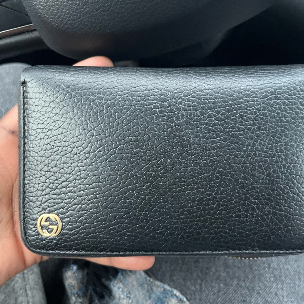 Black Gucci wallet